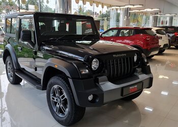 Mahindra-sleeba-and-sons-automotive-Car-dealer-Kowdiar-thiruvananthapuram-Kerala-3