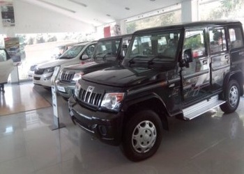 Mahindra-snowview-automobiles-Car-dealer-Mall-road-shimla-Himachal-pradesh-2