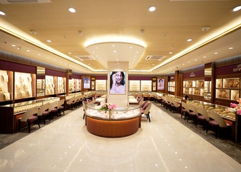 Malabar-gold-diamonds-Jewellery-shops-Chamrajpura-mysore-Karnataka-2