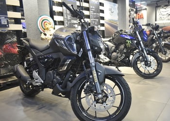 Manor-motors-yamaha-Motorcycle-dealers-Brahmapur-Odisha-2