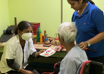 Medical-rehabilitation-center-Physiotherapists-Park-street-kolkata-West-bengal-2