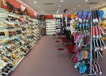 Metro-shoes-Shoe-store-Bikaner-Rajasthan-2