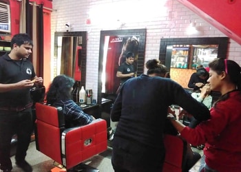 Mirrors-hair-salon-academy-Beauty-parlour-Rohtak-Haryana-2