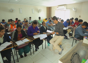 Monarch-the-institute-of-english-Coaching-centre-Junagadh-Gujarat-2