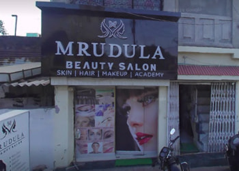 Mrudula-beauty-salon-and-academy-Beauty-parlour-Mahal-nagpur-Maharashtra-1