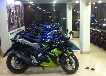 N-j-yamaha-Motorcycle-dealers-Athwalines-surat-Gujarat-3