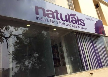 Naturals-salon-Beauty-parlour-Arundelpet-guntur-Andhra-pradesh-1