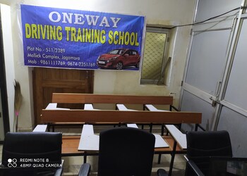 Oneway-driving-training-school-Driving-schools-Bhubaneswar-Odisha-3