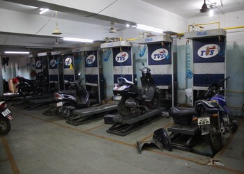 Pankaj-auto-Motorcycle-dealers-Jalgaon-Maharashtra-3