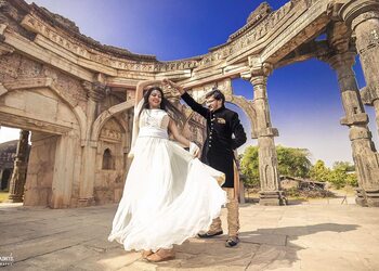 Prajwal-padhye-photo-studio-Photographers-Ujjain-Madhya-pradesh-2