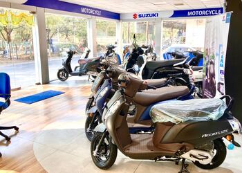 Raizing-suzuki-Motorcycle-dealers-Manorama-ganj-indore-Madhya-pradesh-2