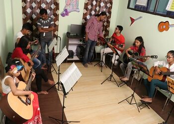 Ranchi-school-of-music-Guitar-classes-Harmu-ranchi-Jharkhand-2