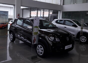 Renault-kochi-Car-dealer-Palarivattom-kochi-Kerala-2