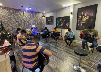 Riffs-guitar-academy-Guitar-classes-Pathardi-nashik-Maharashtra-3