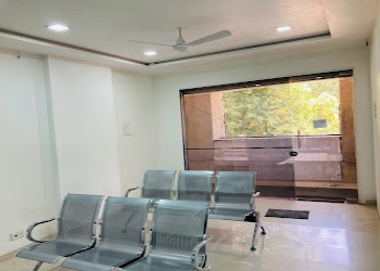 Savaliya-skin-clinic-Dermatologist-doctors-Surat-Gujarat