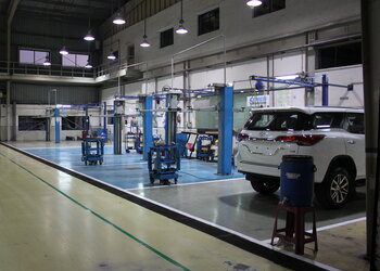 Sharayu-toyota-Car-dealer-Aurangabad-Maharashtra-3