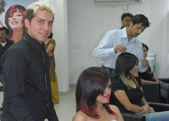 Shear-genius-Beauty-parlour-Dehradun-Uttarakhand-3