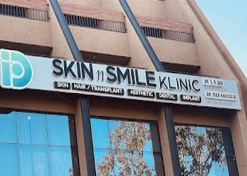 Skin-and-smile-clinic-Dermatologist-doctors-Ambawadi-ahmedabad-Gujarat-2