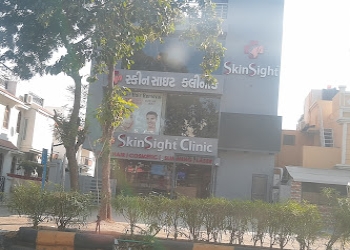 Skinsight-clinic-Dermatologist-doctors-Sabarmati-ahmedabad-Gujarat-2