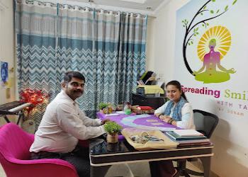 Spreading-smiles-with-tarot-Astrologers-Kirari-suleman-nagar-Delhi-1