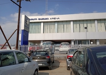 Suri-automobiles-Car-dealer-Jhokan-bagh-jhansi-Uttar-pradesh-1