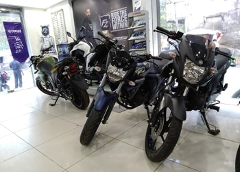 Swastik-yamaha-Motorcycle-dealers-Civil-lines-raipur-Chhattisgarh-2