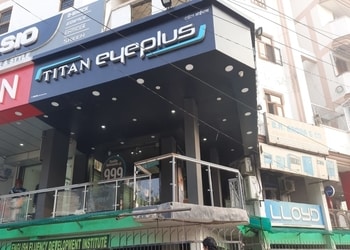 Titan-eyeplus-Opticals-Aligarh-Uttar-pradesh-1