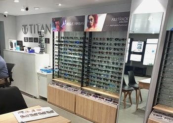 Titan-eyeplus-Opticals-Bareilly-Uttar-pradesh-2