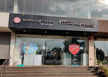 Titan-eyeplus-Opticals-Belgaum-belagavi-Karnataka-1