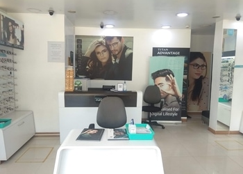 Titan-eyeplus-Opticals-Hubballi-dharwad-Karnataka-3