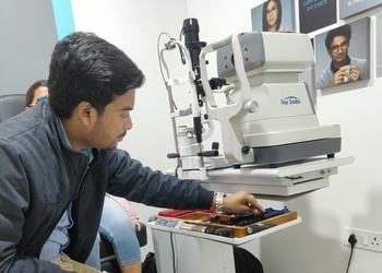 Titan-eyeplus-Opticals-Kavi-nagar-ghaziabad-Uttar-pradesh-3