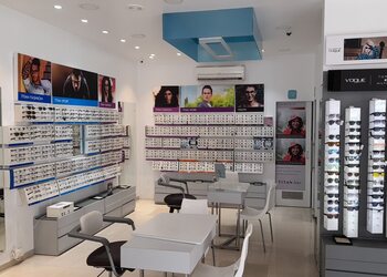 Titan-eyeplus-Opticals-Kolhapur-Maharashtra-2