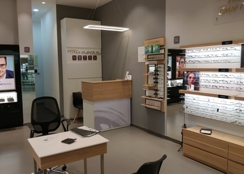 Titan-eyeplus-Opticals-Whitefield-bangalore-Karnataka-3