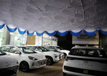 Ujjwal-hyundai-Car-dealer-Canada-corner-nashik-Maharashtra-2