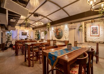 Veranda-Family-restaurants-Bandra-mumbai-Maharashtra-2