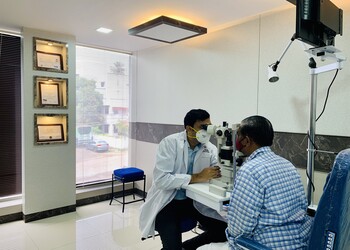 Vinoth-eye-care-hospital-Eye-hospitals-Thillai-nagar-tiruchirappalli-Tamil-nadu-2