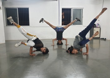 Waves-dance-academy-Dance-schools-Solapur-Maharashtra-2