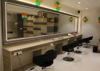 Zinnia-salon-and-makeup-academy-Beauty-parlour-Mahatma-nagar-nashik-Maharashtra-2